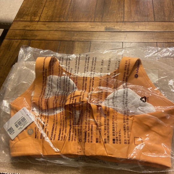 Lulu Lemon Bra - Picture 1 of 4